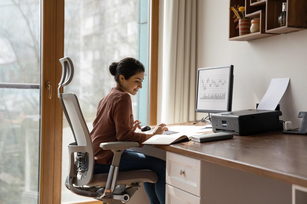 Creating an Ergonomic Workspace: Enhancing Comfort and Productivity