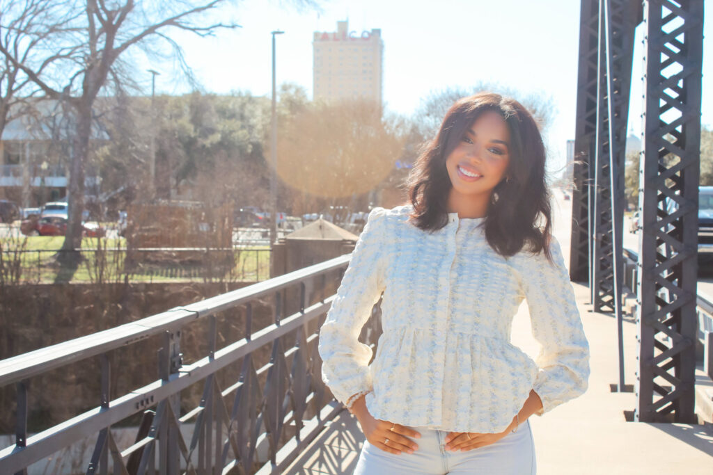 Senior Mariah Harris is the founder of RiahBeautyCo., a company that is dedicated to providing affordable and professional makeup