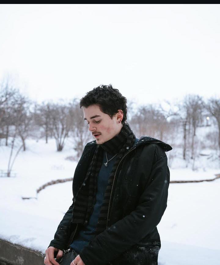 High school senior by day, $10,000 CEO by night. Oliver Crust is thrifting his way to a debt-free degree.